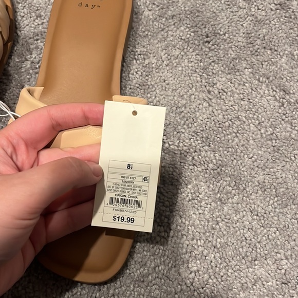 A New Day sandal! - Picture 2 of 3
